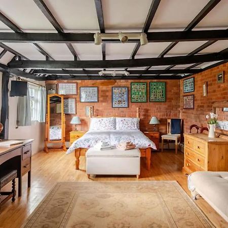 Cozy One-Bedroom Cottage In Great Tey エクステリア 写真
